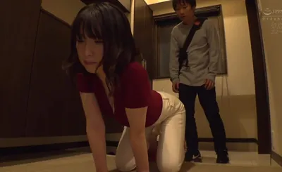 Người phụ nữ hàng xóm thiếu thốn và cậu học sinh trúng độc đắc cạnh bên