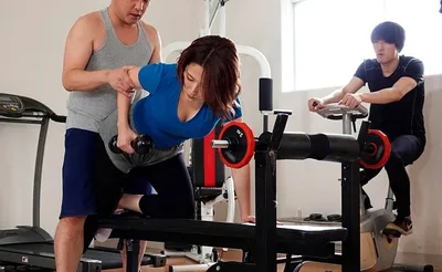 Người chồng phát hiện vợ yêu địt trộm với huấn luyện viên thể hình