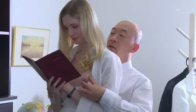 Bà xã chấp nhận làm cô bạn gái cho đối tác của anh xã để trả nợ