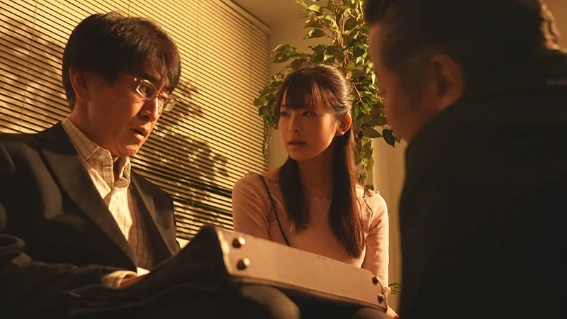 Chồng yêu vay nợ anh em xã hội, người vợ phải bán thân để trả nợ