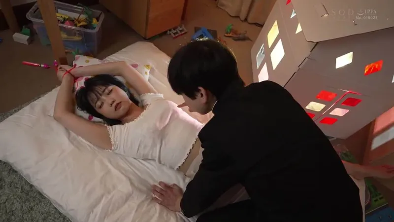 Trả thù anh trai thường xuyên bắt nạt bằng cách địt ghệ anh ấy