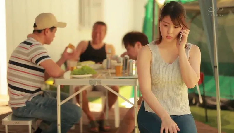 ông xã khờ để bà xã tham gia sự kiện cắm trại với mấy gã nhà bên và cái kết