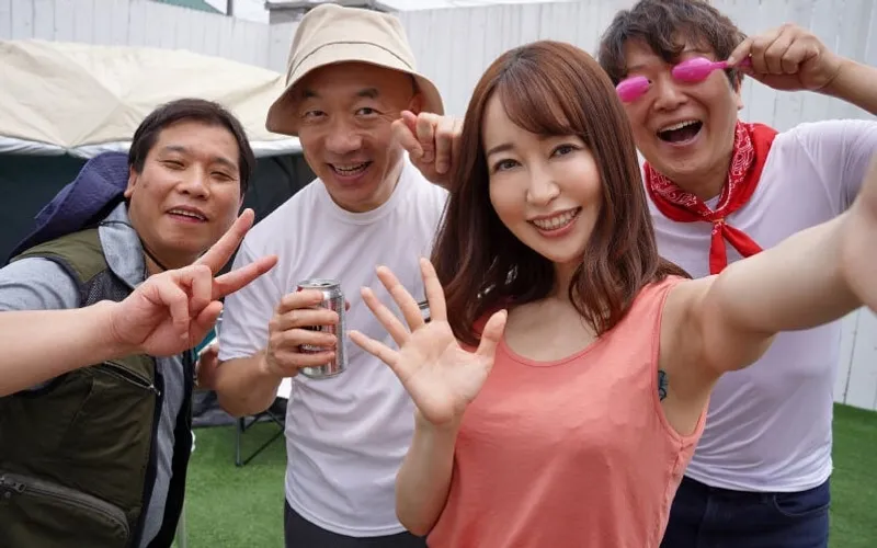 ông xã để cô vợ cắm trại 3 ngày 2 đêm với hiệp hội khu phố mà không biết…