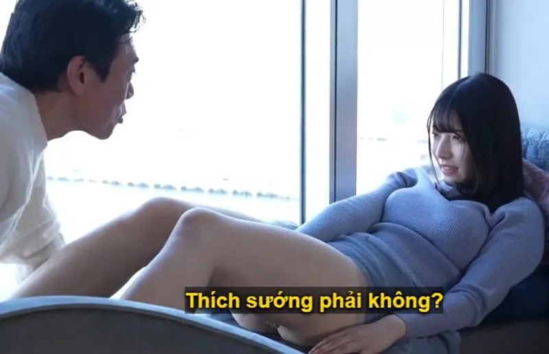 Cuộc chạm trán giữa bác trai và cô diễn viên trẻ lần đầu ra mắt tại nhà nghỉ sang trọng.